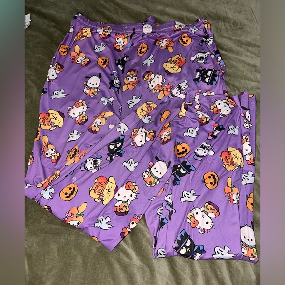 BOXLUNCH Hello Kitty Halloween Pajamas - Picture 2 of 3